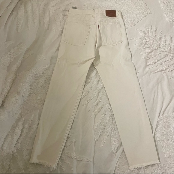 Levi’s White Jeans - Picture 4 of 5